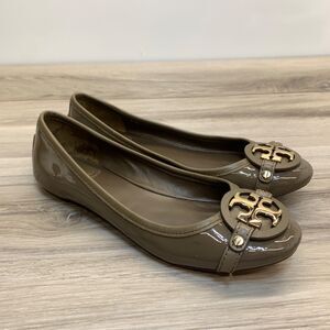 TORY BURCH‎ Gabriel Gold Medallion Logo Flats Glossy Dark Taupe Leather Size 7.5